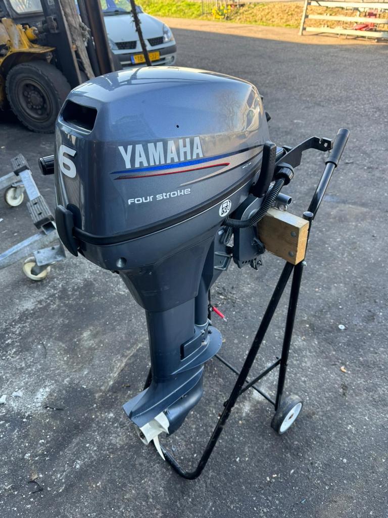 Zeer nette Yamaha 6 pk 4-takt buitenboordmotor, elektrisch g, Watersport en Boten, 5 tot 10 pk, Ophalen of Verzenden, Zo goed als nieuw