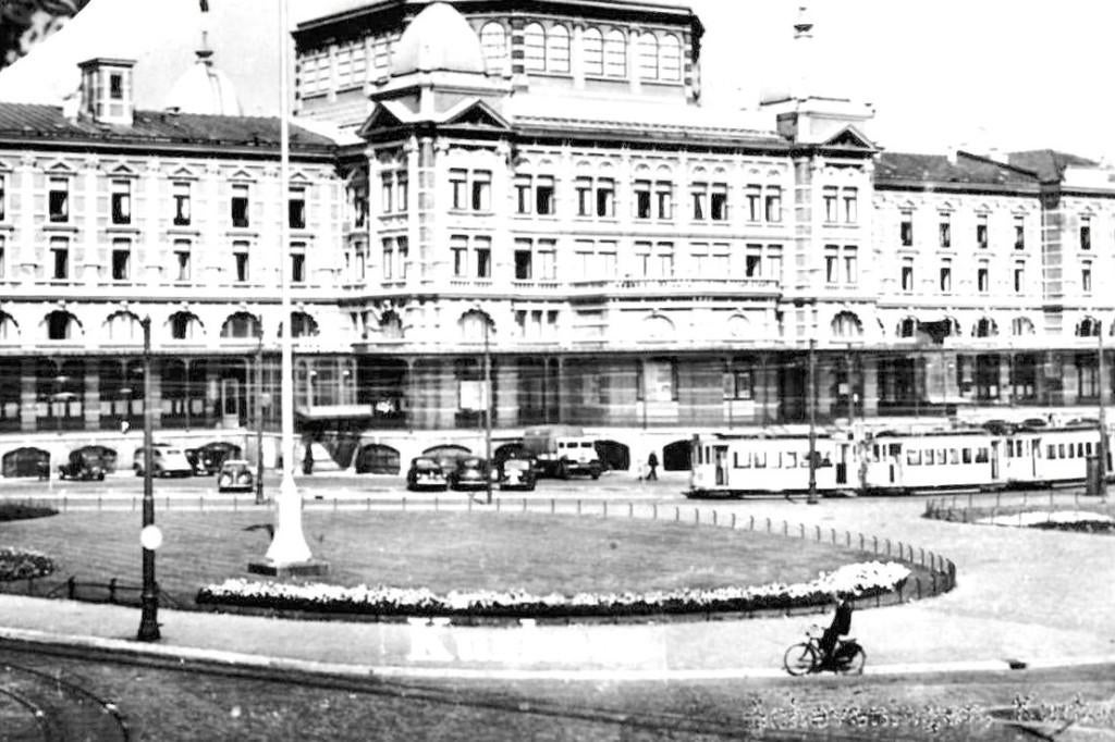 939337 Scheveningen Kurhaus Klederdracht postzegel afgeweekt, Ophalen of Verzenden, 1960 tot 1980, Gelopen, Zuid-Holland