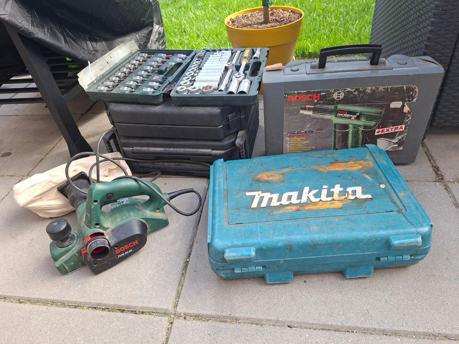 Grote gereedschapset met Makita boormachine en Bosch schaaf, Ophalen of Verzenden, Gebruikt, Accuboormachine, Makita
