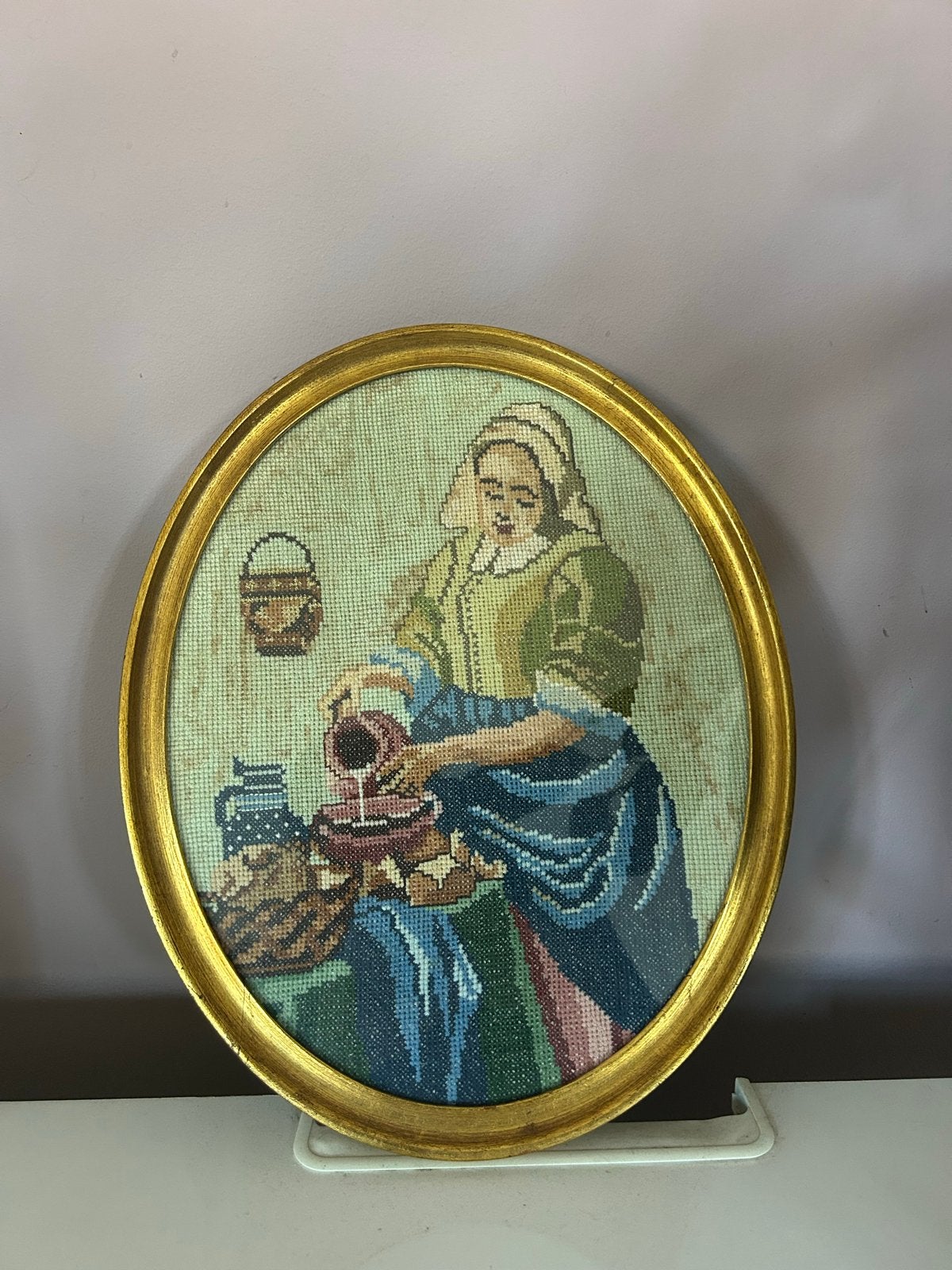 Borduurwerk : De Melkmeid in gouden Ovale Lijst, Antiek en Kunst, Kunst | Schilderijen | Klassiek, Doek, Portret of Personen, Overige technieken