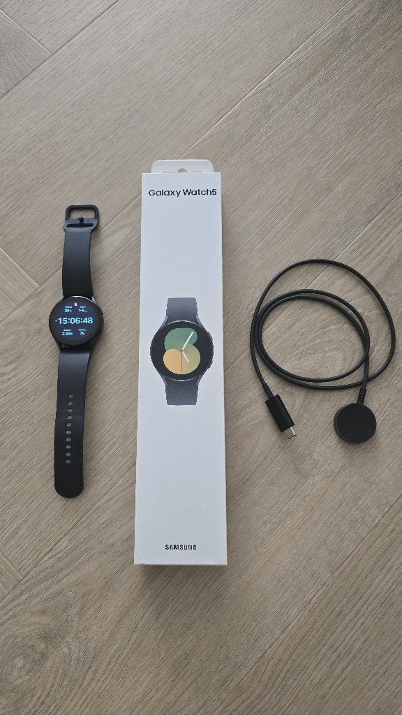 Samsung Galaxy watch 5 bluetooth 40mm zwart, Zwart, Nieuw, Samsung ⌚️, Ophalen of Verzenden