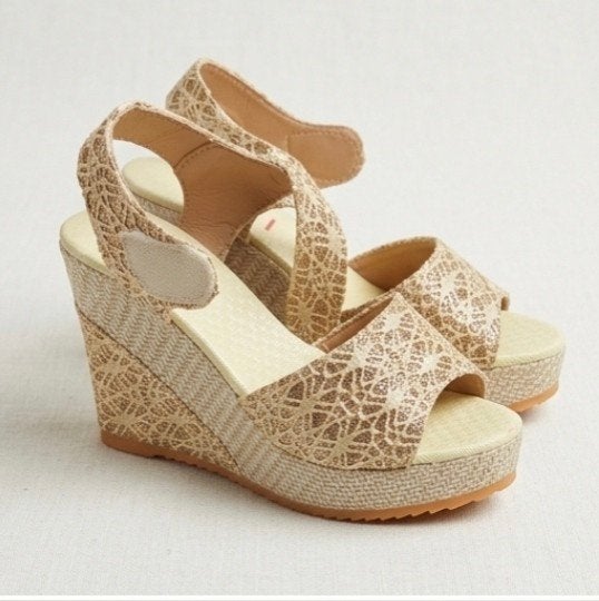 Nieuwe dames sandalen met sleehak - Maat 39, Ophalen of Verzenden, Nieuw, Sandalen of Muiltjes