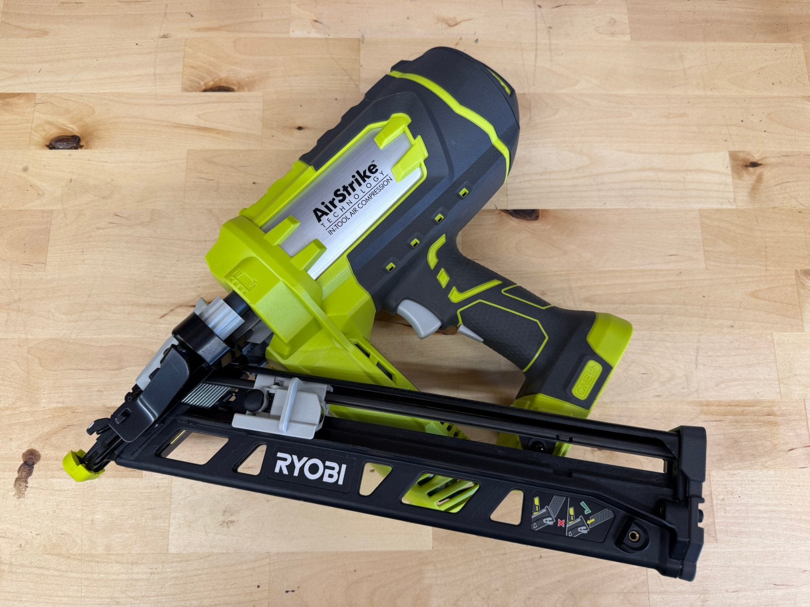 Ryobi ONE+ 18V Accu 15G Tacker (excl. accu), Ophalen, Zo goed als nieuw