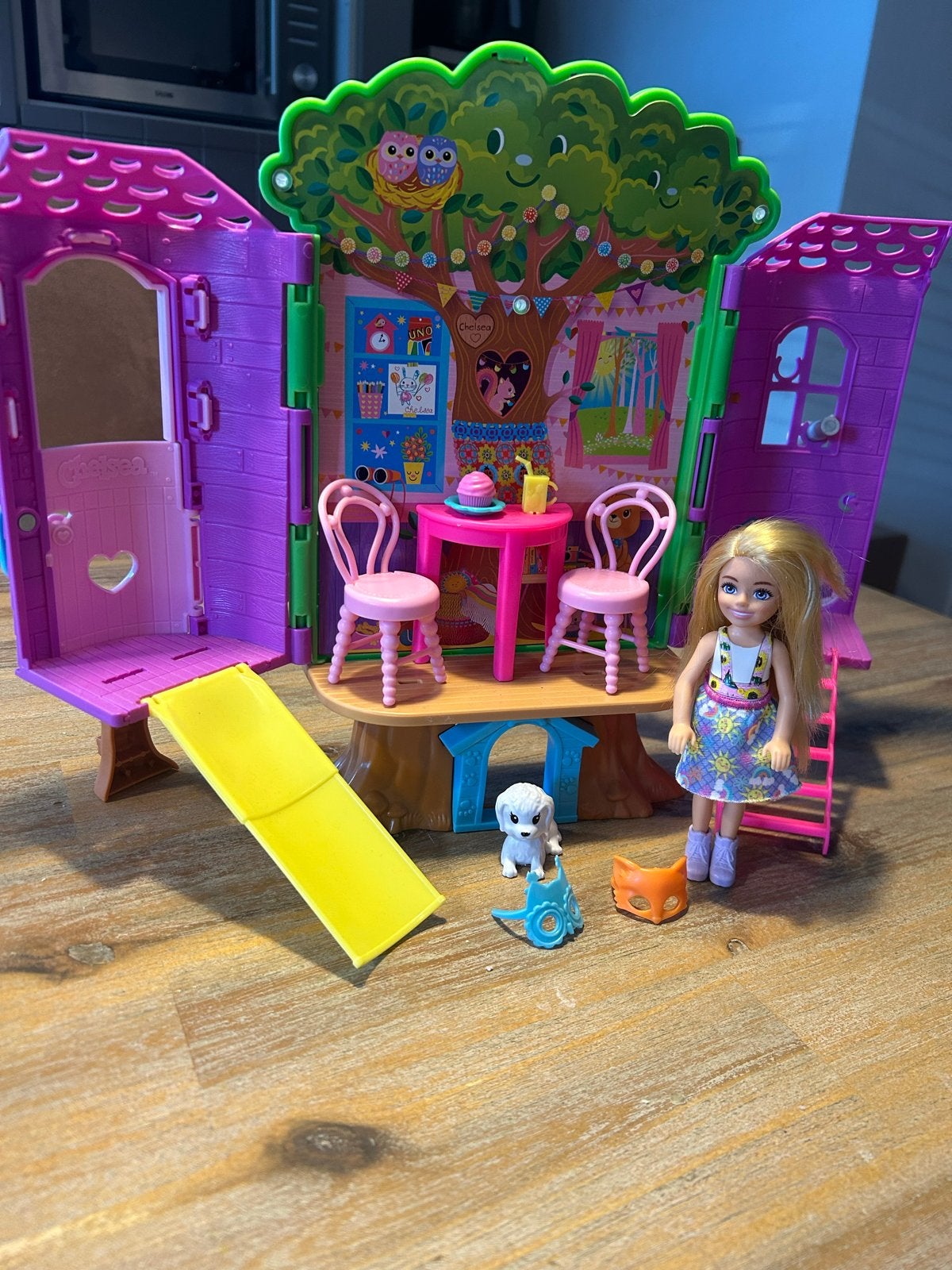 Barbie Chelsea Boomhut Speelset met Pop en Accessoires, Ophalen of Verzenden, Zo goed als nieuw, Barbie