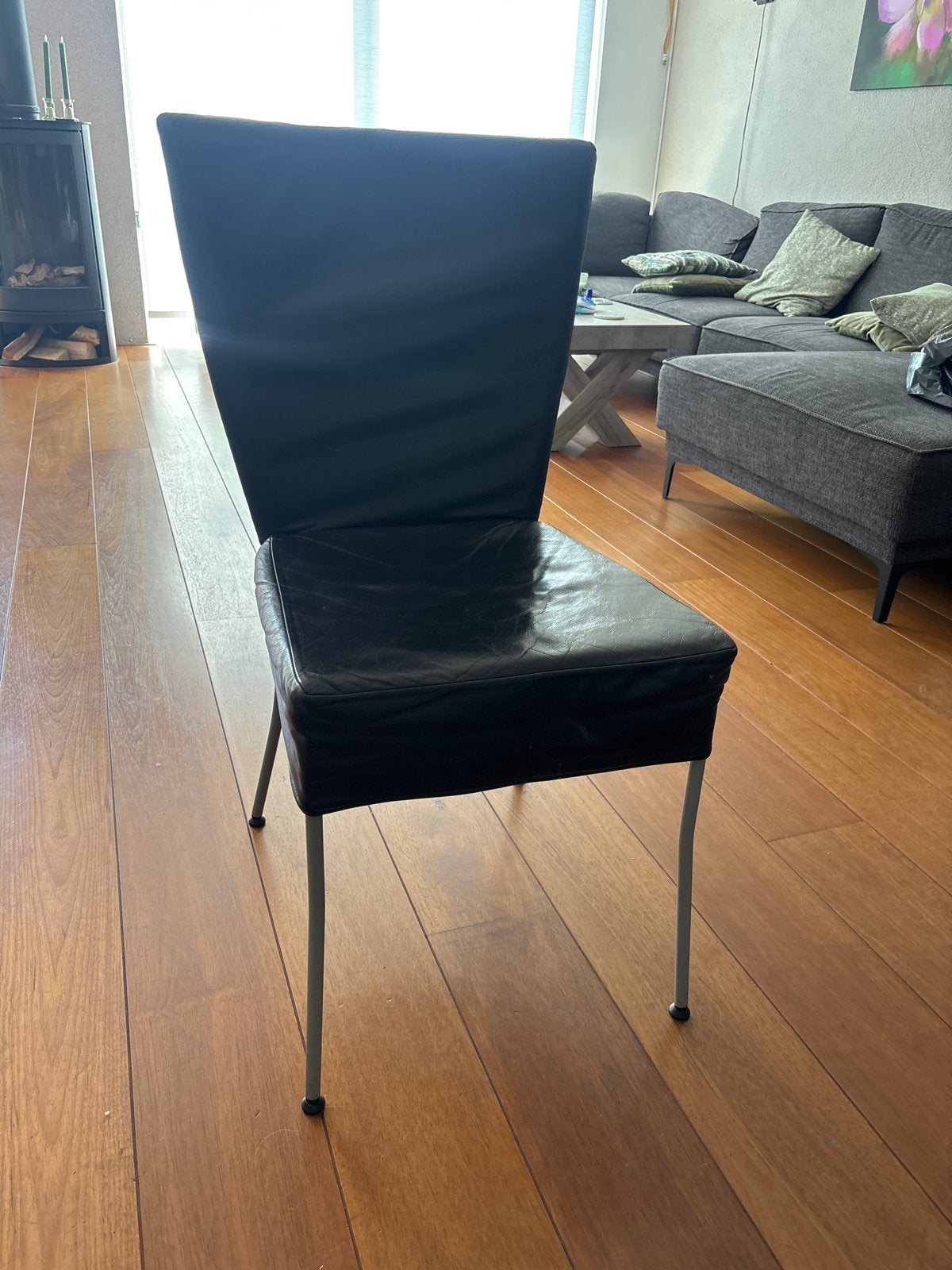 Zwarte eetkamerstoel met metalen poten, Huis en Inrichting, Stoelen, Ophalen, Gebruikt, Zwart, Vier