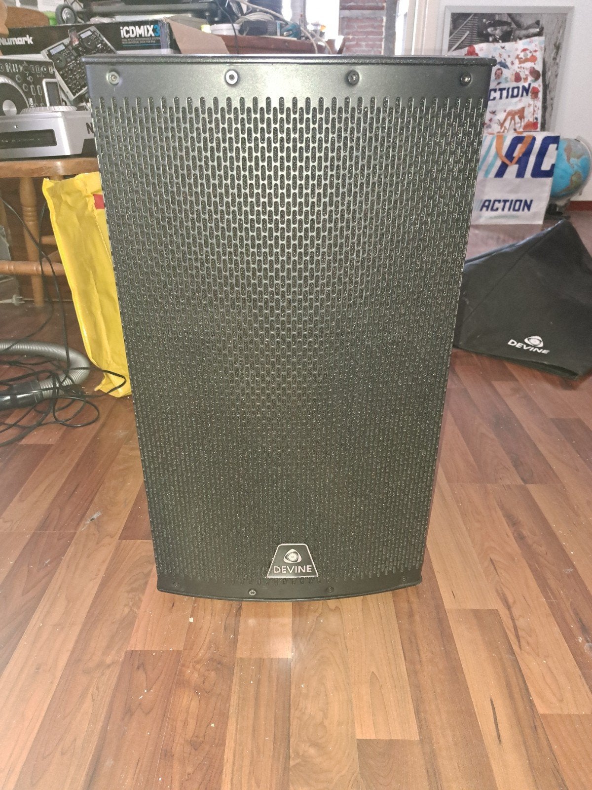 Devine Onyx 12A Actieve Luidspreker - Zo goed als nieuw, Audio, Tv en Foto, Luidsprekers, Party speaker, Zo goed als nieuw, AUX-ingang