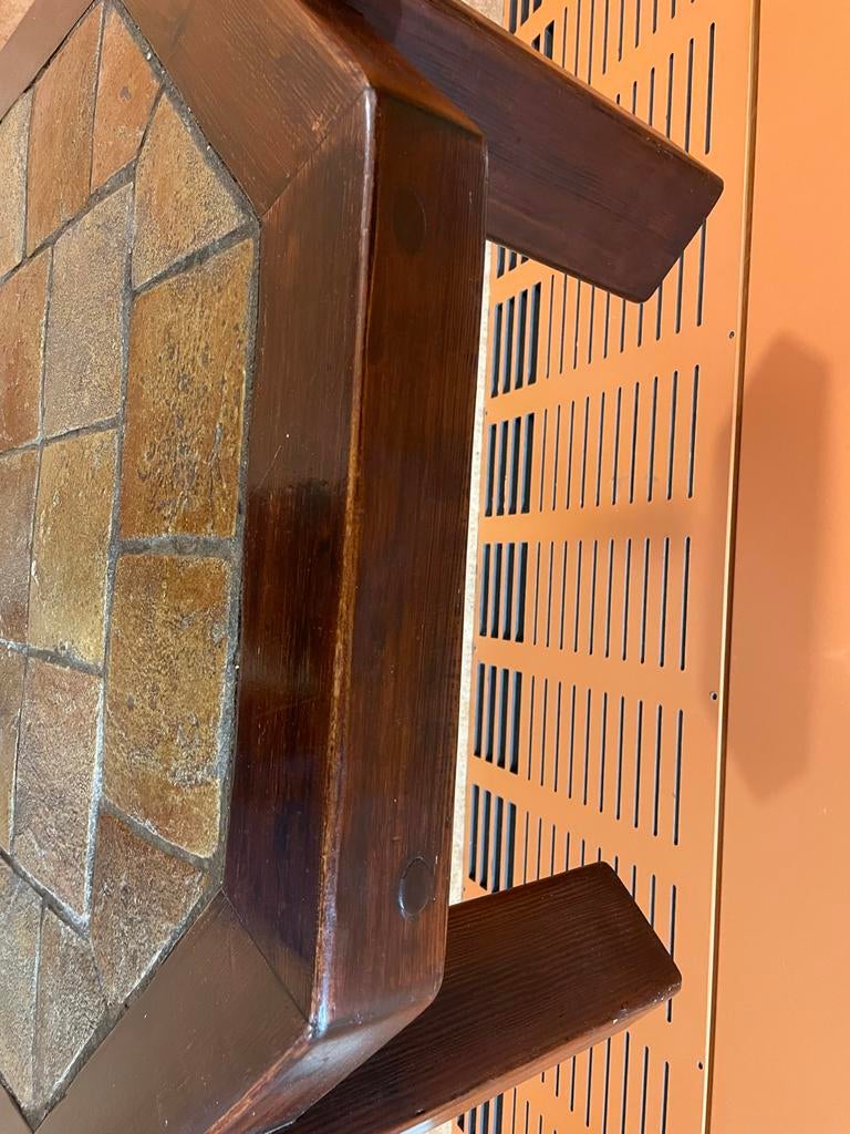 Vintage bijzettafel met tegels - Hout en tegels, Huis en Inrichting, Tafels | Bijzettafels, Ophalen, Minder dan 45 cm, Minder dan 55 cm