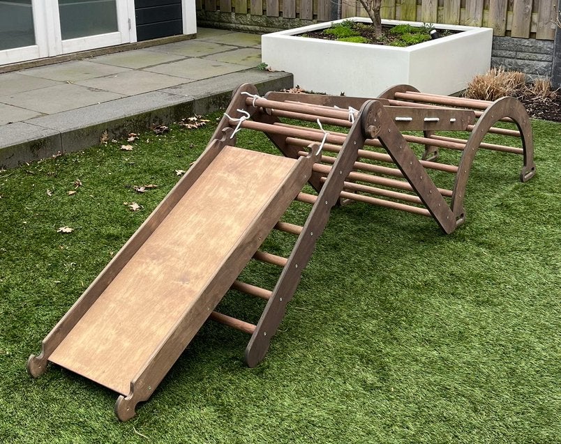 Houten klimrek met glijbaan & klimboog | Montessori, Ophalen, Zo goed als nieuw, Glijbaan