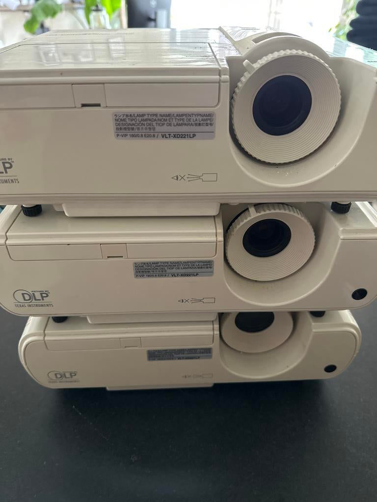 Werkende beamers met kapotte pixels - voor de handige klusse, Audio, Tv en Foto, Beamers, Ophalen of Verzenden, Gebruikt, DLP