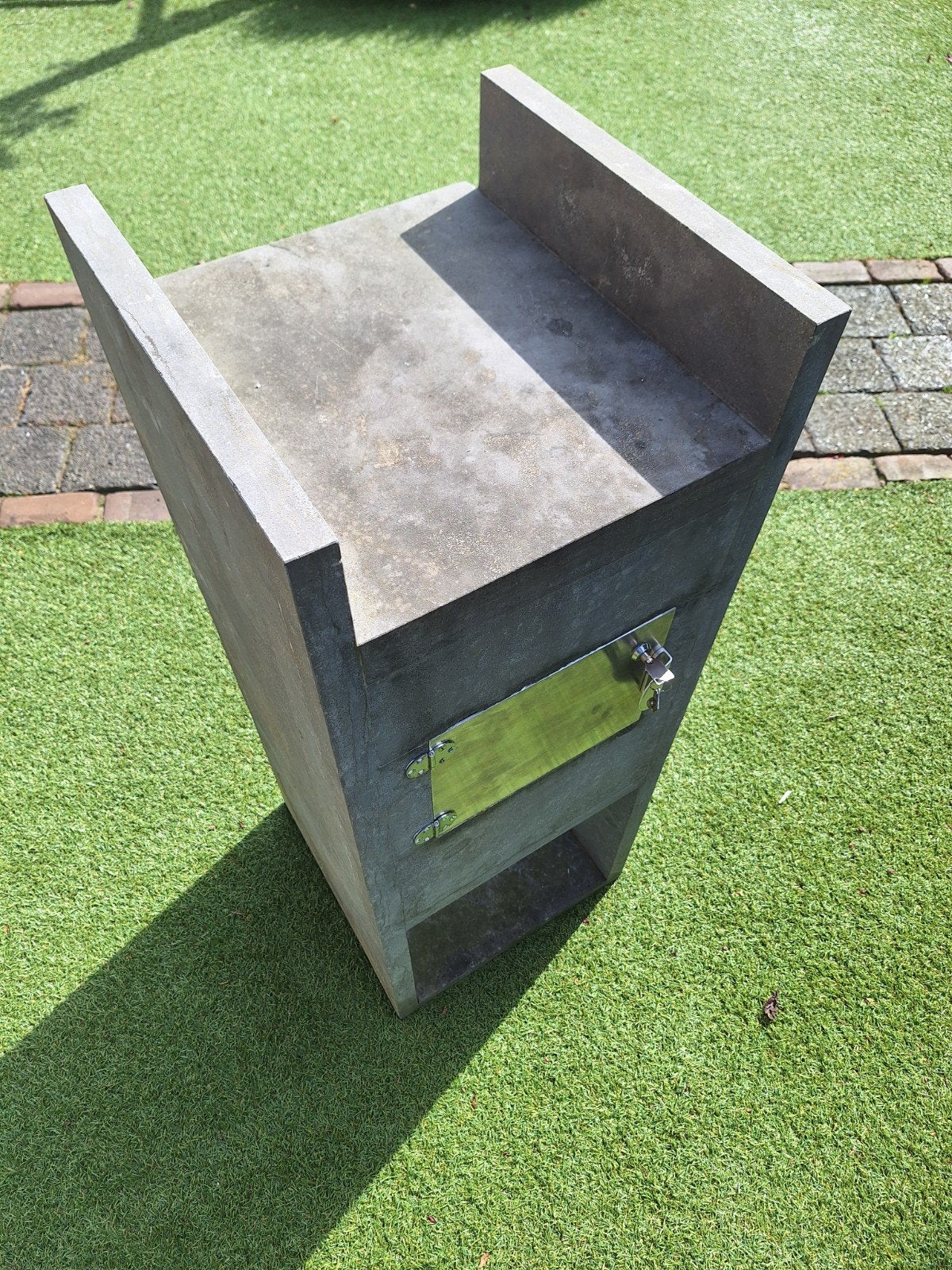 Betonnen Staande Brievenbus met RVS Deurtje, Tuin en Terras, Brievenbussen, Ophalen, Gebruikt, Beton, Staande brievenbus