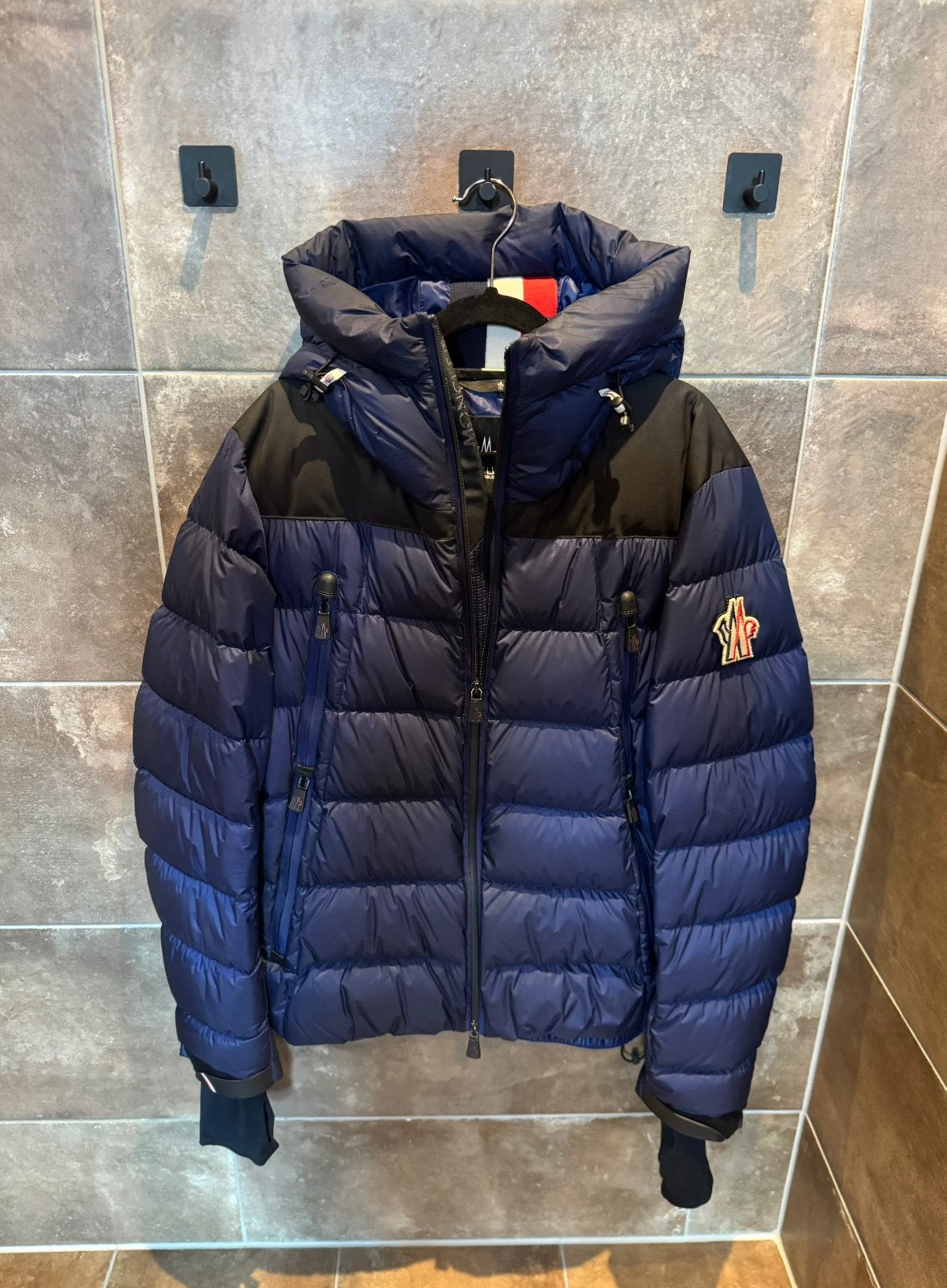 Moncler jas Grenoble, Ophalen of Verzenden, Zo goed als nieuw, Maat 52/54 (L), Overige kleuren