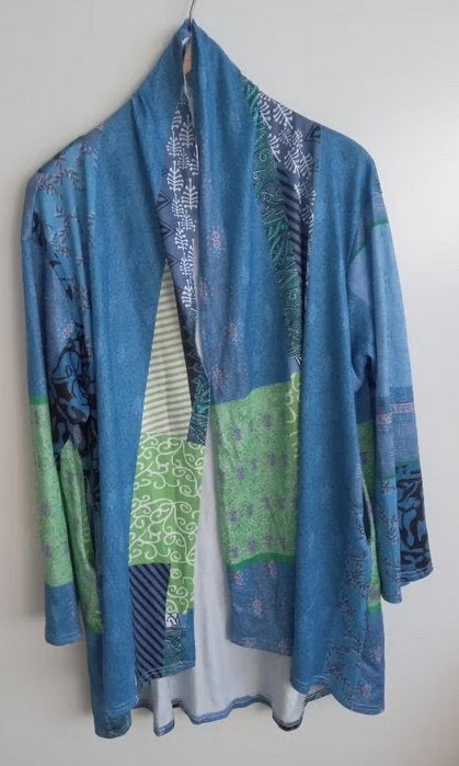 Kleurige lange tricot blouse, ochtendjas/strandjas, maat L, Oosterveldweg 15, 7274 DZ, Maat 46/48 (XL) of groter, Nieuw, Stichting Angel's Choice
