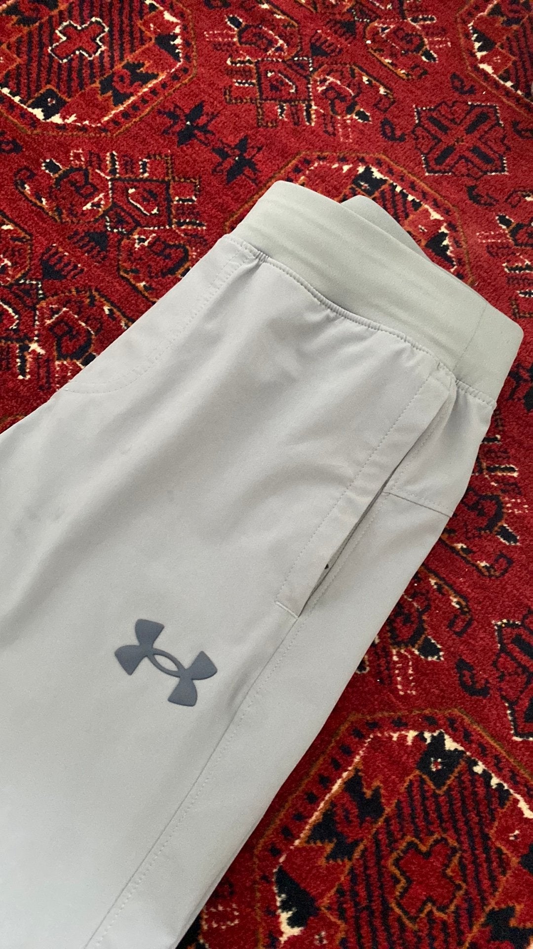 Under Armour kinder trainingsbroek – maat M (137/149 cm), Kleding | Heren, Ophalen of Verzenden, Zo goed als nieuw, Grijs