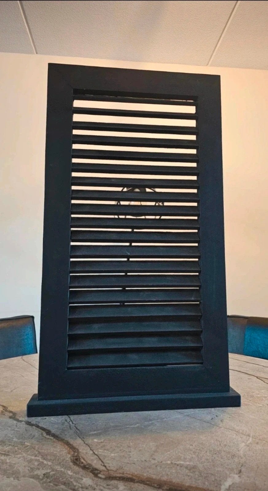 Groot Zwart Louvre Luik op Voet - Massief Hout, Ophalen of Verzenden, Zo goed als nieuw, Zwart, Hout