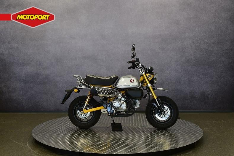 Honda MONKEY 125 (bj 2024), Motoren, Motoren | Honda, Honda Motor Europe, Bedrijf, Crystal Bldng B-Unit B11.2 Rivium Blv200
2909 LK  Capelle aan den IJsel, NL