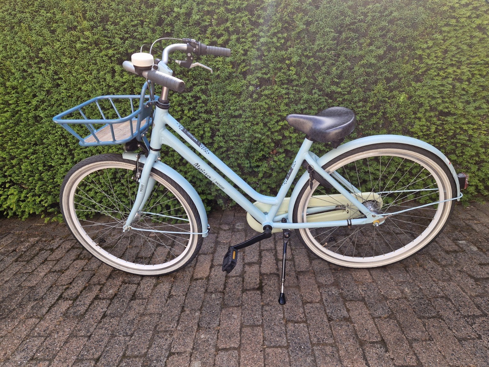 Bijzonder mooie Alpina Mood 26 inch meisjesfiets alu frame, Fietsen en Brommers, Fietsen | Meisjes, Terugtraprem, Versnellingen