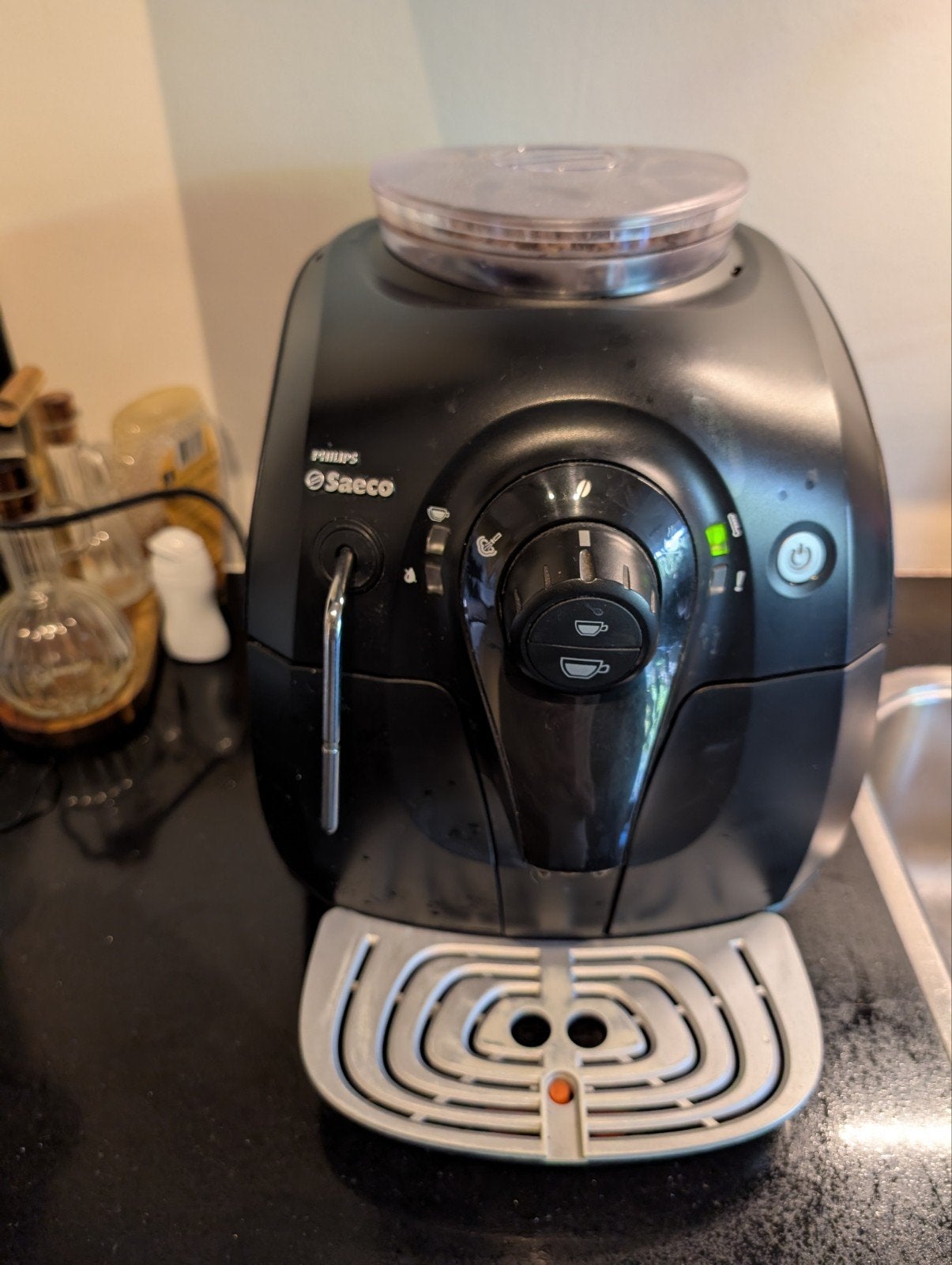 Saeco volautomatische koffiemachine, Witgoed en Apparatuur, Koffiezetapparaten, Ophalen, Gebruikt, Koffiemachine, Koffiebonen