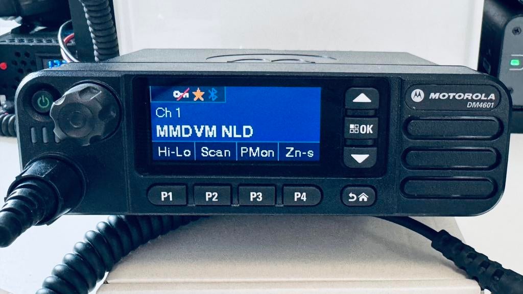Tekoop motorola DM4601 UHF Analoog DMR, Ophalen of Verzenden, Zo goed als nieuw