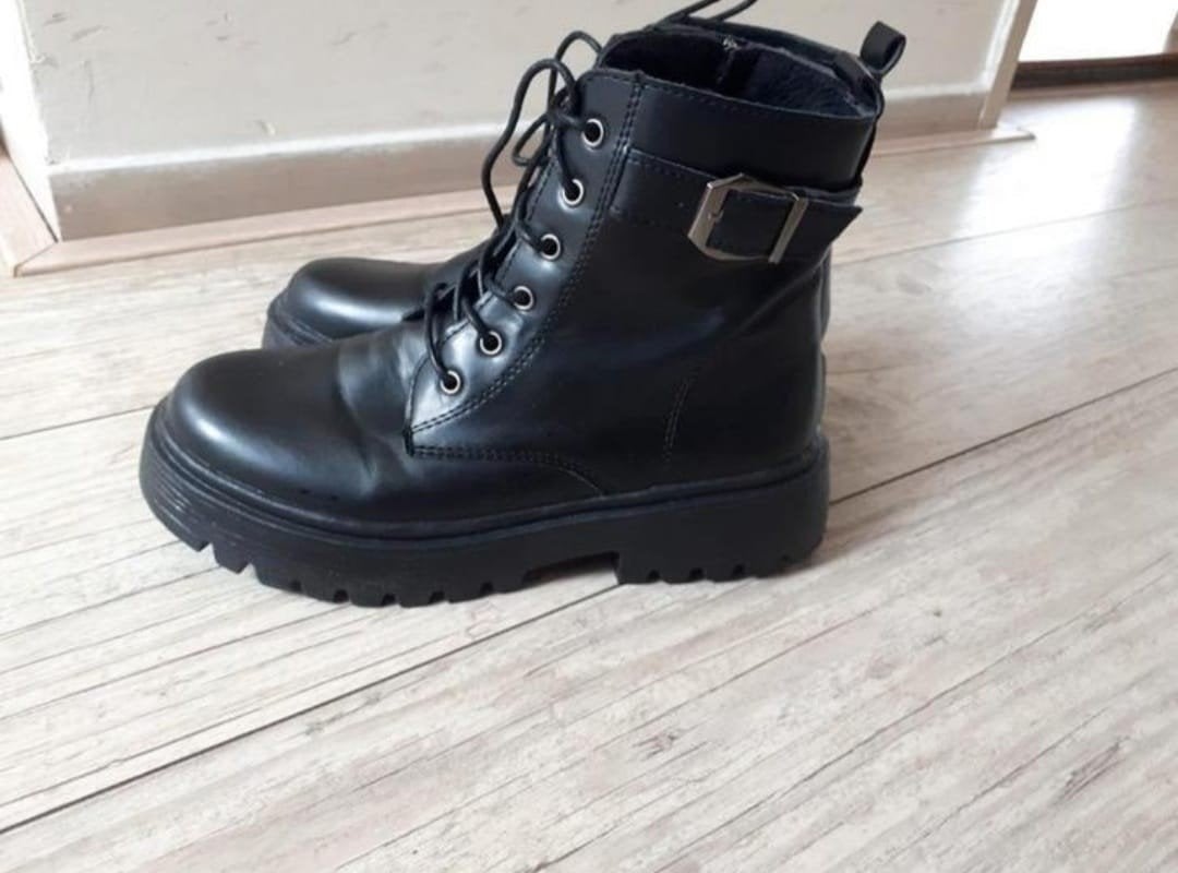 Laarzen 37 Mag voor weinig weg, Kleding | Dames, Schoenen, Ophalen of Verzenden, Zo goed als nieuw, Zwart, Hoge laarzen