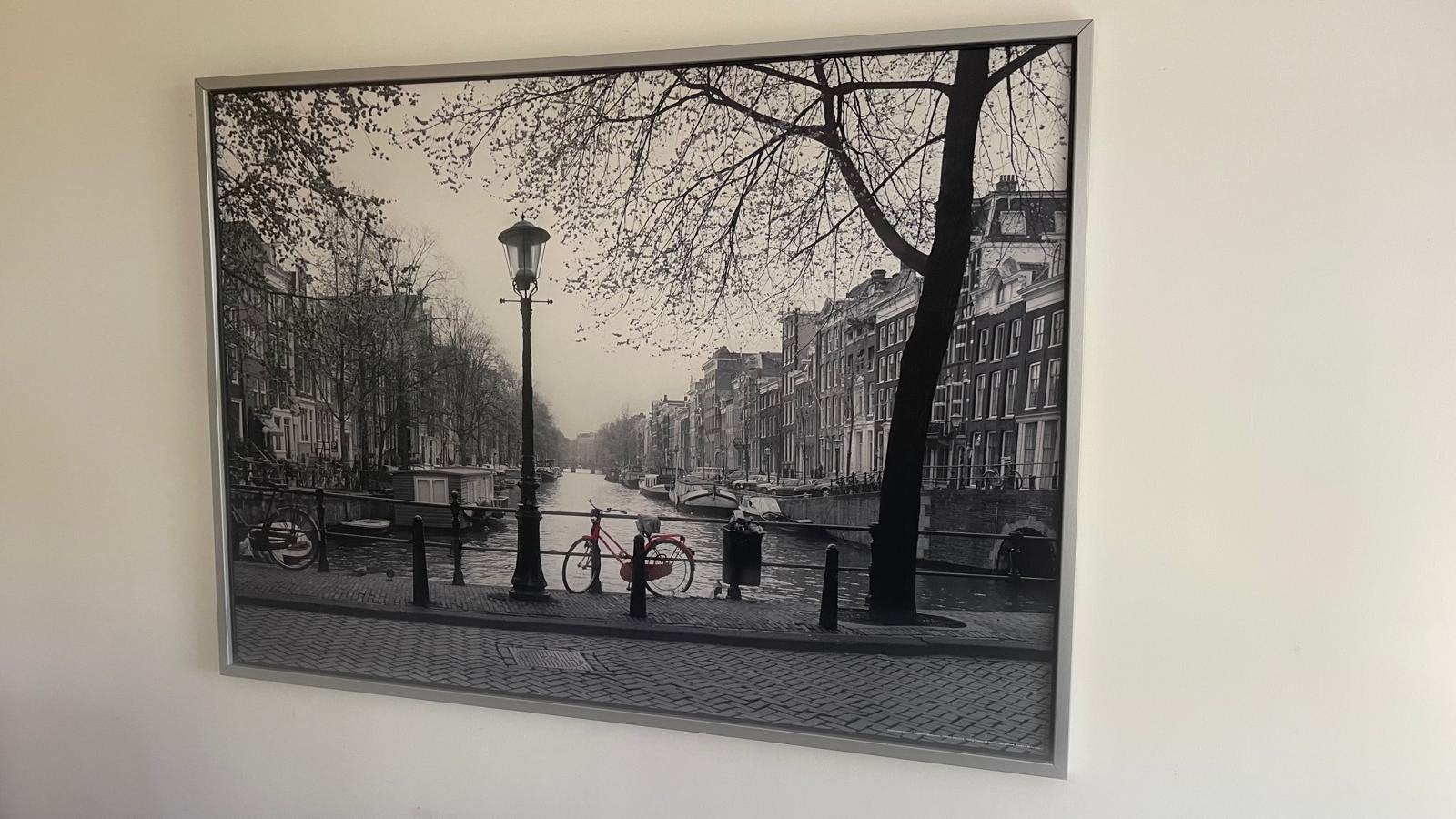 Ikea doek Amsterdamse gracht met rode fiets (ingelijst), Ophalen, Zo goed als nieuw, Foto of Poster