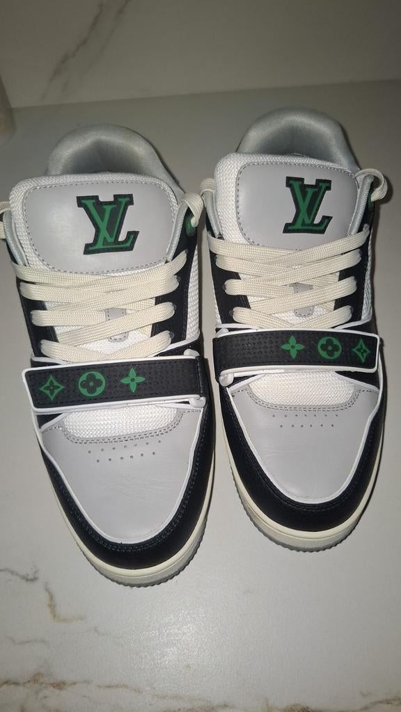 Louis Vuitton Sneakers Maat 43 - Zwart/Wit/Groen, Zwart, Ophalen of Verzenden, Louis Vuitton, Sneakers of Gympen