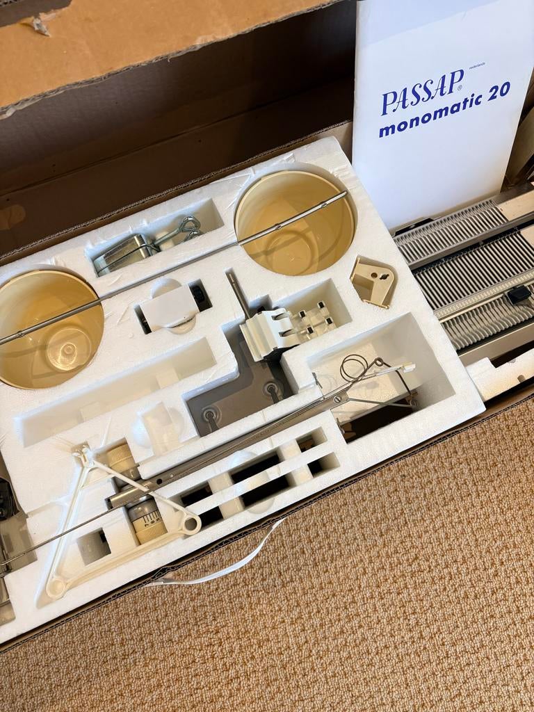 Passap Monomatic 20 Breimachine, Hobby en Vrije tijd, Ophalen, Zo goed als nieuw, Breien, Machine