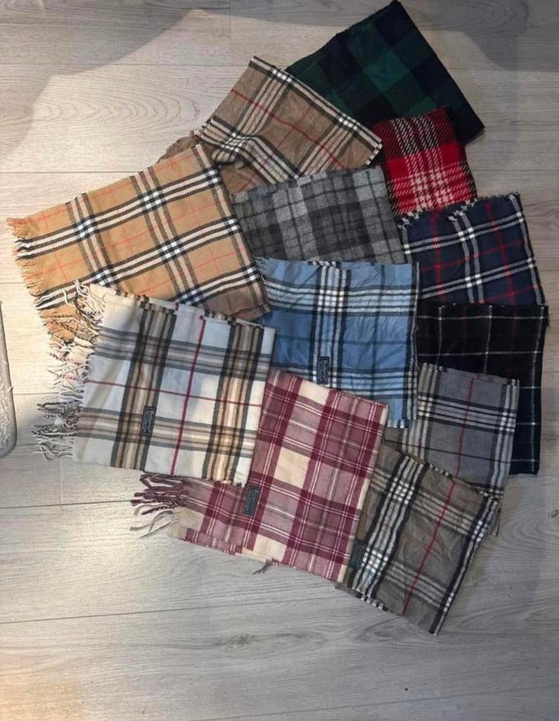 Burberrys Sjaals - Diverse Kleuren en Patronen, Verzenden, Zo goed als nieuw, Maat 46/48 (XL) of groter, Sjaal
