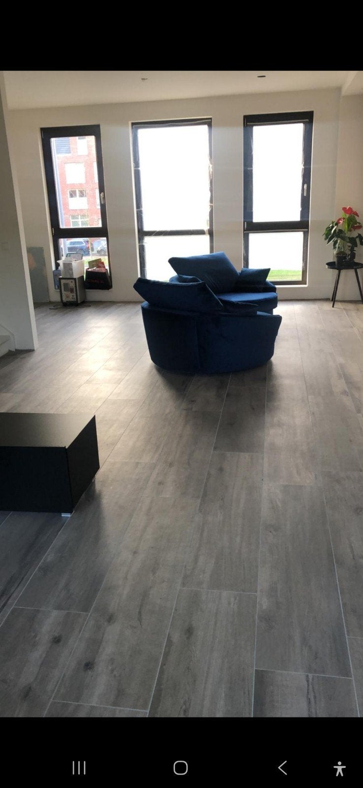 2x Blauwe fluwelen fauteuils, 1 doorgezakt, Huis en Inrichting, Banken | Bankstellen, Ophalen of Verzenden, Gebruikt, 75 tot 100 cm