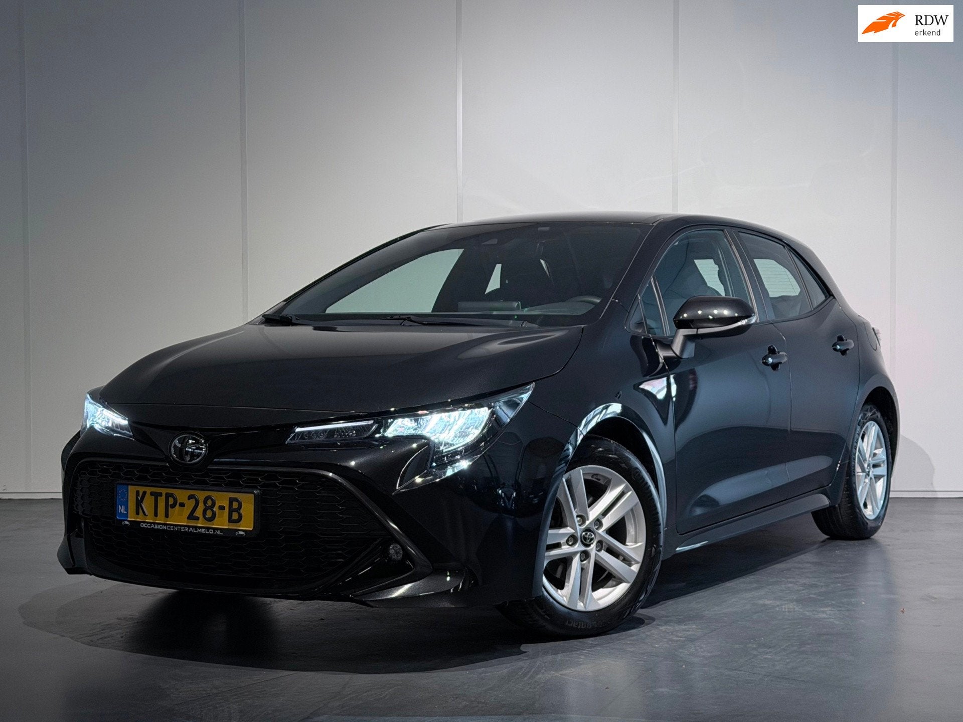 Toyota Corolla 1.2 Turbo Active /Clima/ACC/LaneAss/HeadUp/Ke, Voorwielaandrijving, Gebruikt, Euro 6, 4 cilinders
