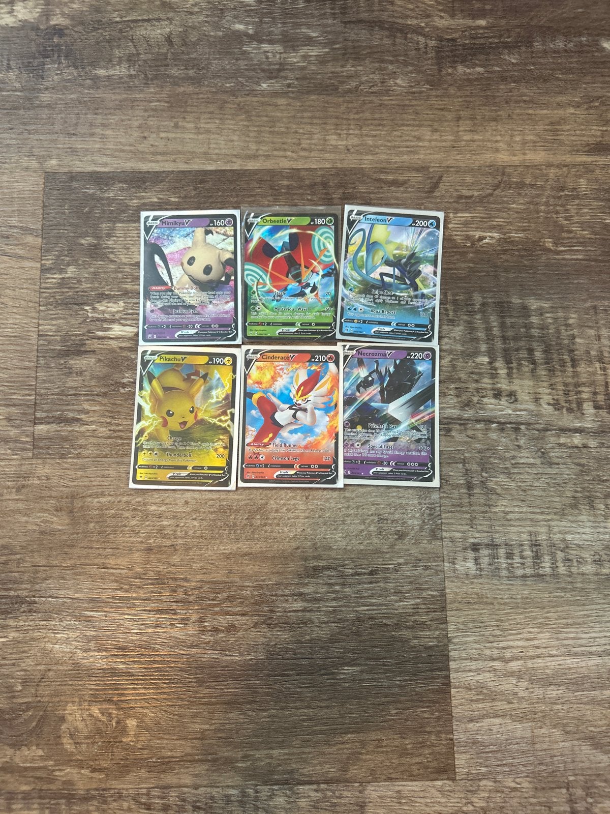 Pokémon V Kaarten Bundel - Mimikyu, Pikachu, Cinderace, etc., Ophalen of Verzenden, Zo goed als nieuw, Meerdere kaarten