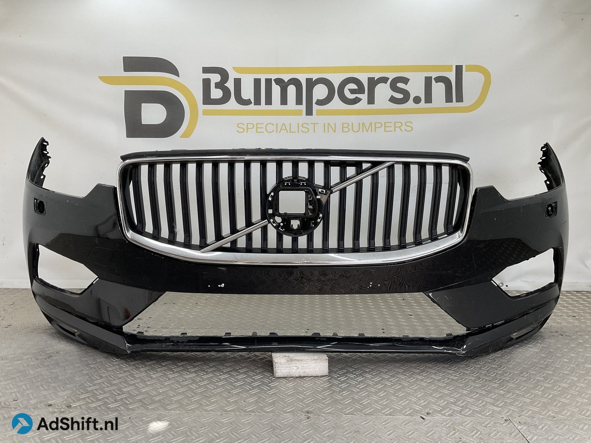 Bumper Volvo XC60 XC-60 2017-2021 31425160 Voorbumper E5-234, Bumper