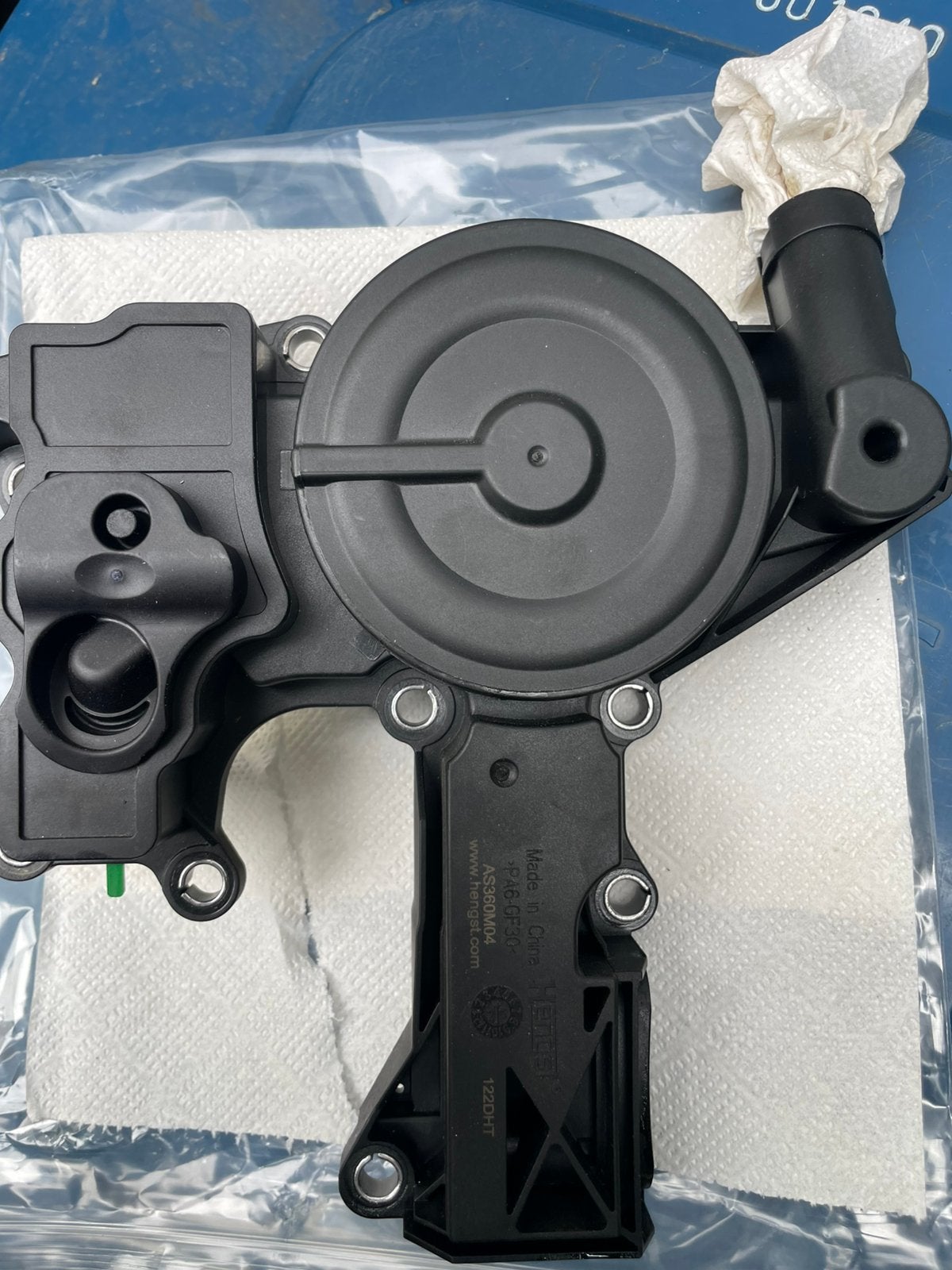 Hengst PCV valve for VAG 1.8-2.0 T(F)SI EA388 Gen. 1/2, Ophalen
