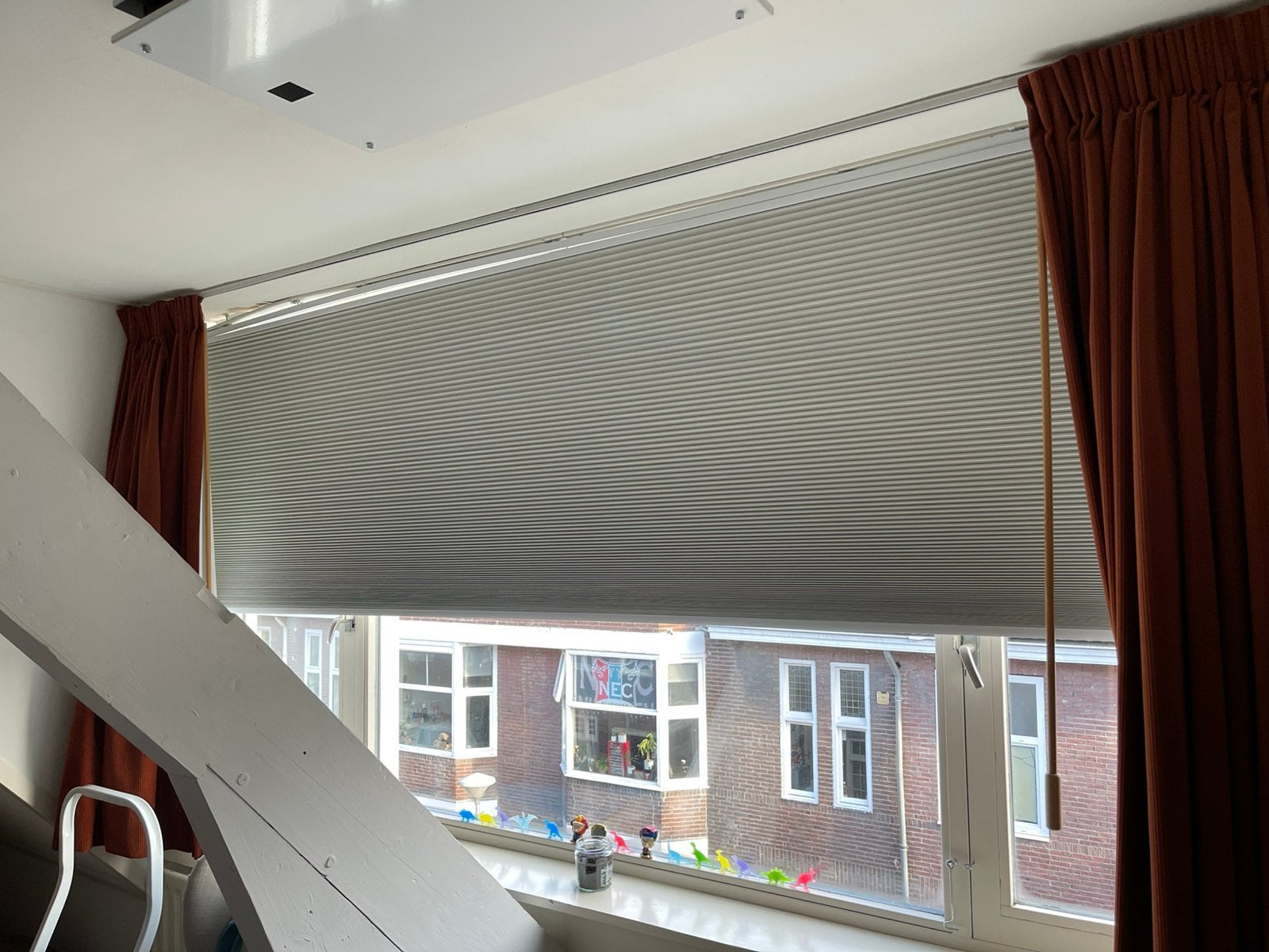 Verduisterend en isolerend plissé gordijn., Huis en Inrichting, Stoffering | Gordijnen en Lamellen, Rolgordijn, Zo goed als nieuw