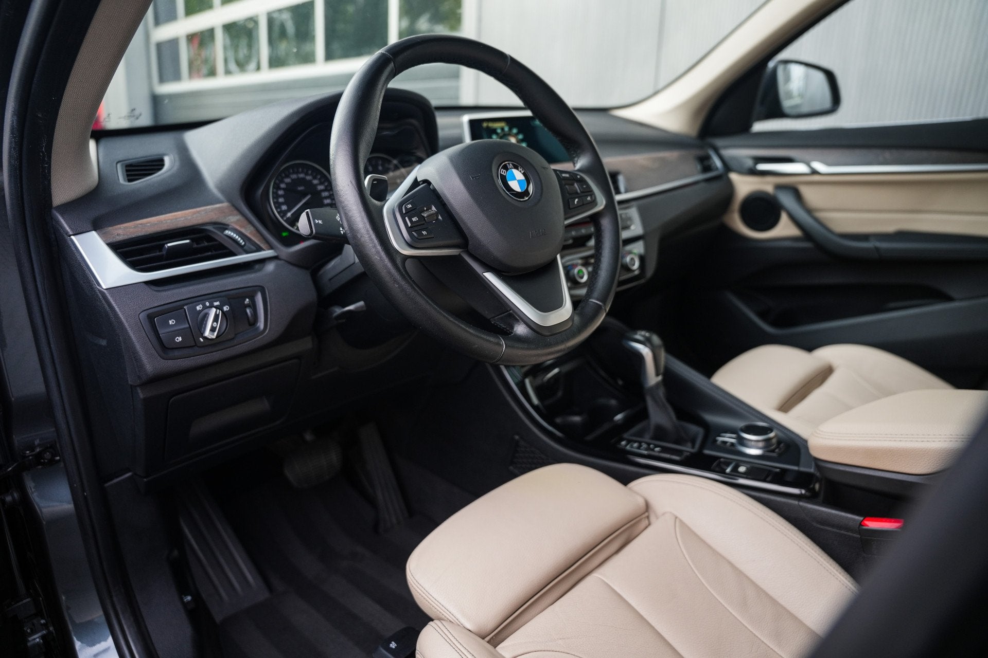 BMW X1 sDrive20i 192 pk Centennial High Executive / NL-Auto/, Bedrijf, Parkeerassistent, SUV of Terreinwagen, 84 €/maand