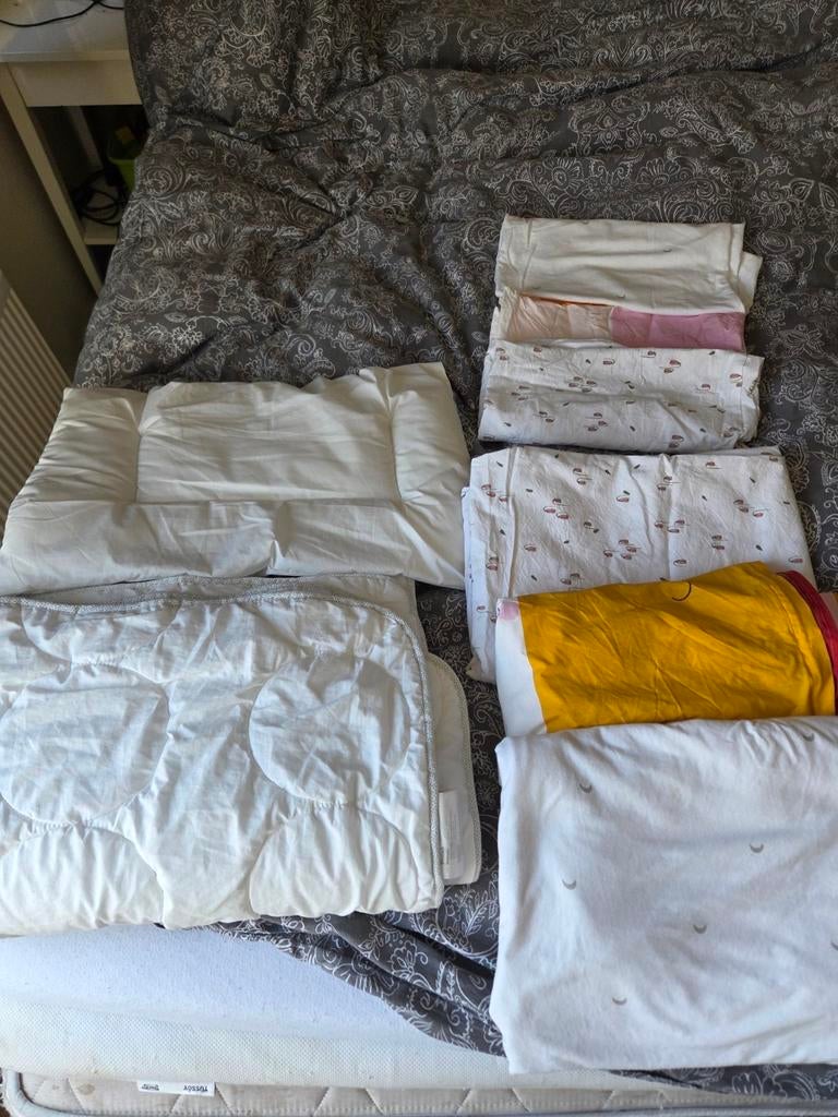 Peuter dekbed met 3 dekbedovertrekken, Ophalen of Verzenden, Deken