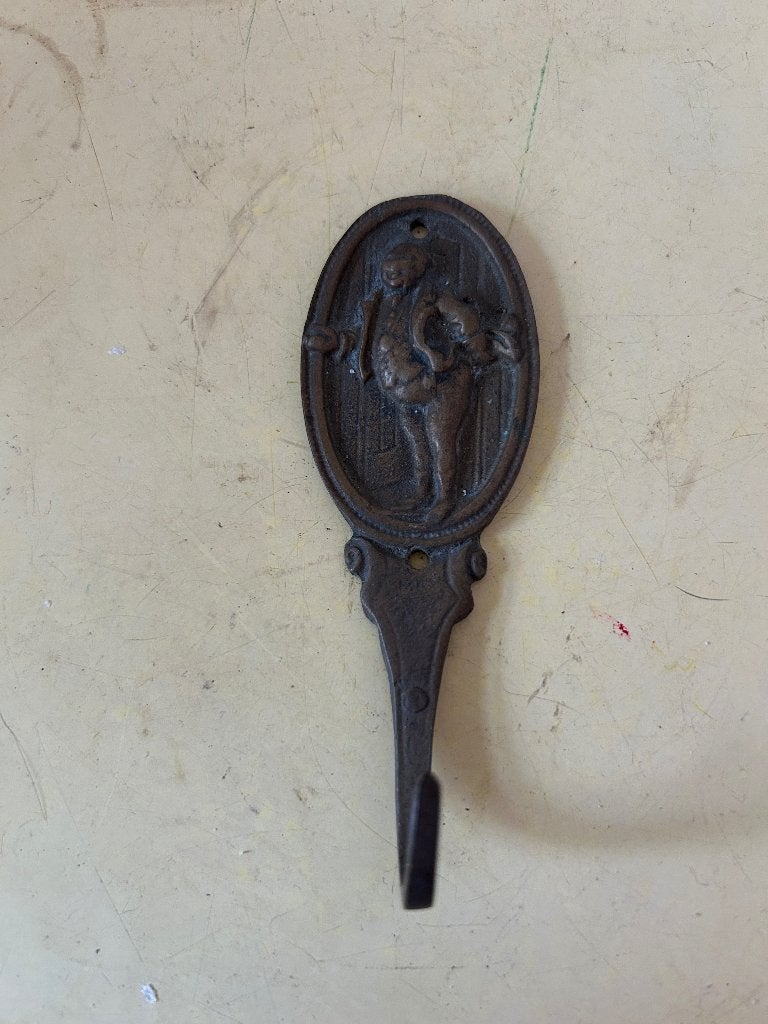 Antieke koperen kapstokhaak Dickens The Fat Boy 11 cm, Ophalen of Verzenden, Koper