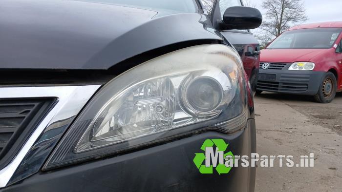 Koplamp links van een Kia Ceed