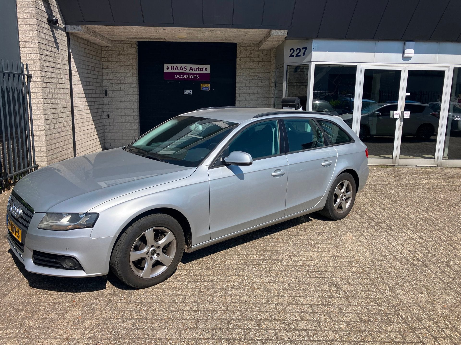 Audi A4 Avant 2.0 TDI Pro Line Business / NAVI / CLIMA / TRE, Auto's, Audi, Voorwielaandrijving, Euro 5, Stof, Gebruikt