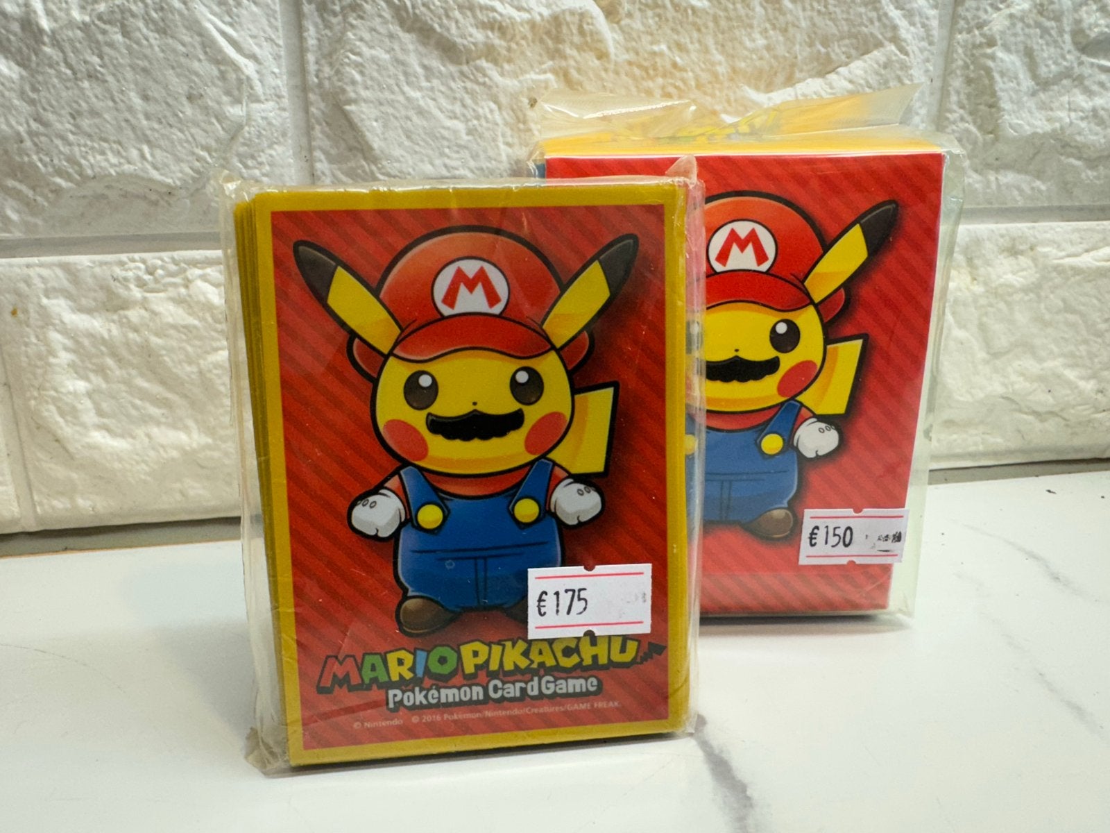 Mario Pikachu Pokémon Sleeves/Deckholder Sealed, Ophalen of Verzenden, Nieuw, Sleeves of Kaarthoesjes