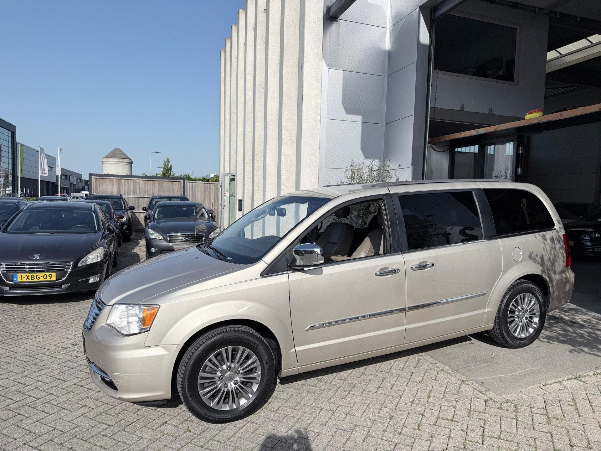 Chrysler Grand Voyager 3.6 V6 Town & Country 7persoons! INRU, Auto's, Chrysler, Gebruikt, 287 pk, 7 stoelen, Leder