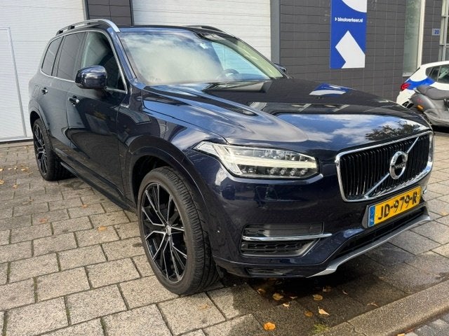 Volvo XC90 T8 Twin Momentum | Pano | Leder | Trekhaak | 7p, Auto's, Dealer onderhouden, Zwart, 1969 cc, 7 stoelen