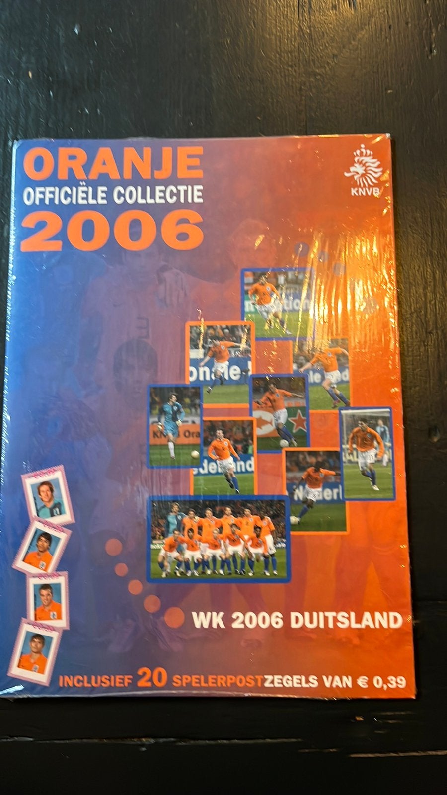 Oranje Officiële Collectie 2006 KNVB met 30 WK1994 postzegel, Ophalen of Verzenden, Na 1940, Postfris