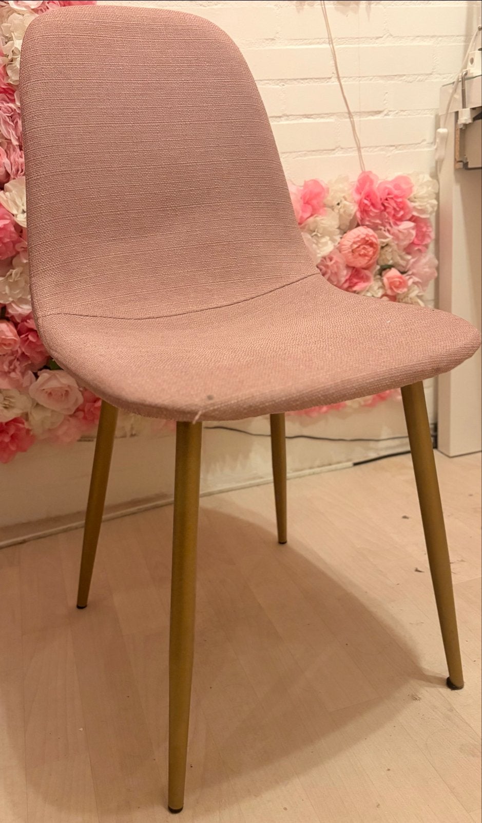 Roze stoel met gouden poten - Zo goed als nieuw, Ophalen, Overige kleuren, Zo goed als nieuw, Eén