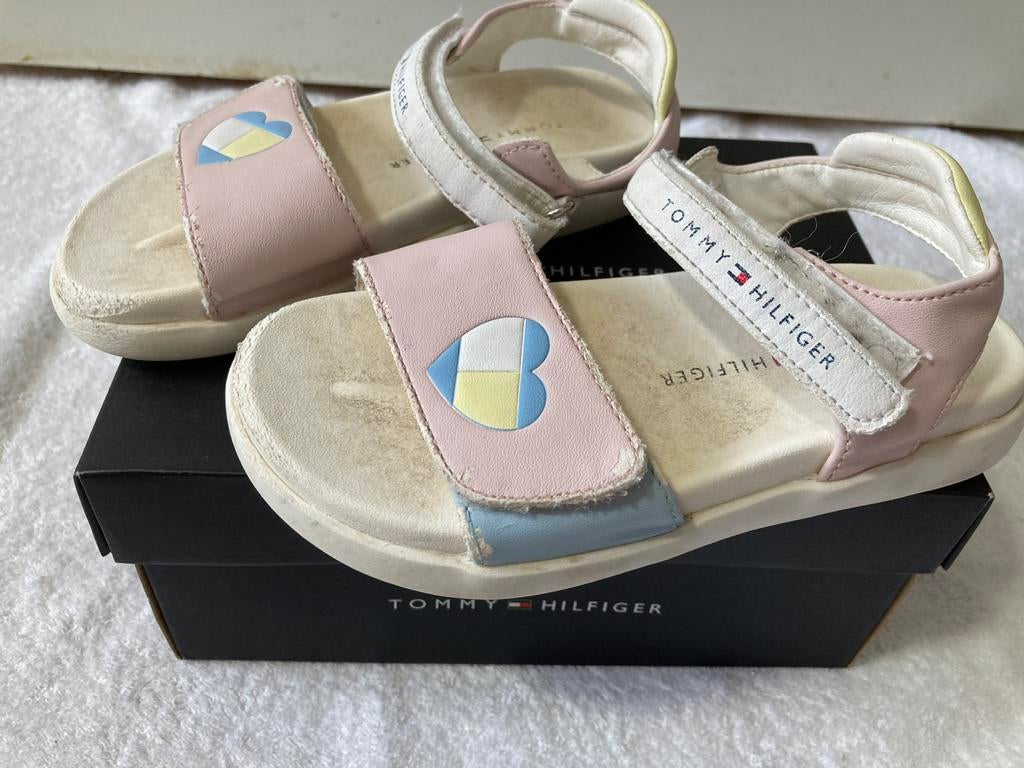 Nette Tommy Hilfiger meisje sandalen maat 28, Meisje, Overige typen, Ophalen of Verzenden, Zo goed als nieuw