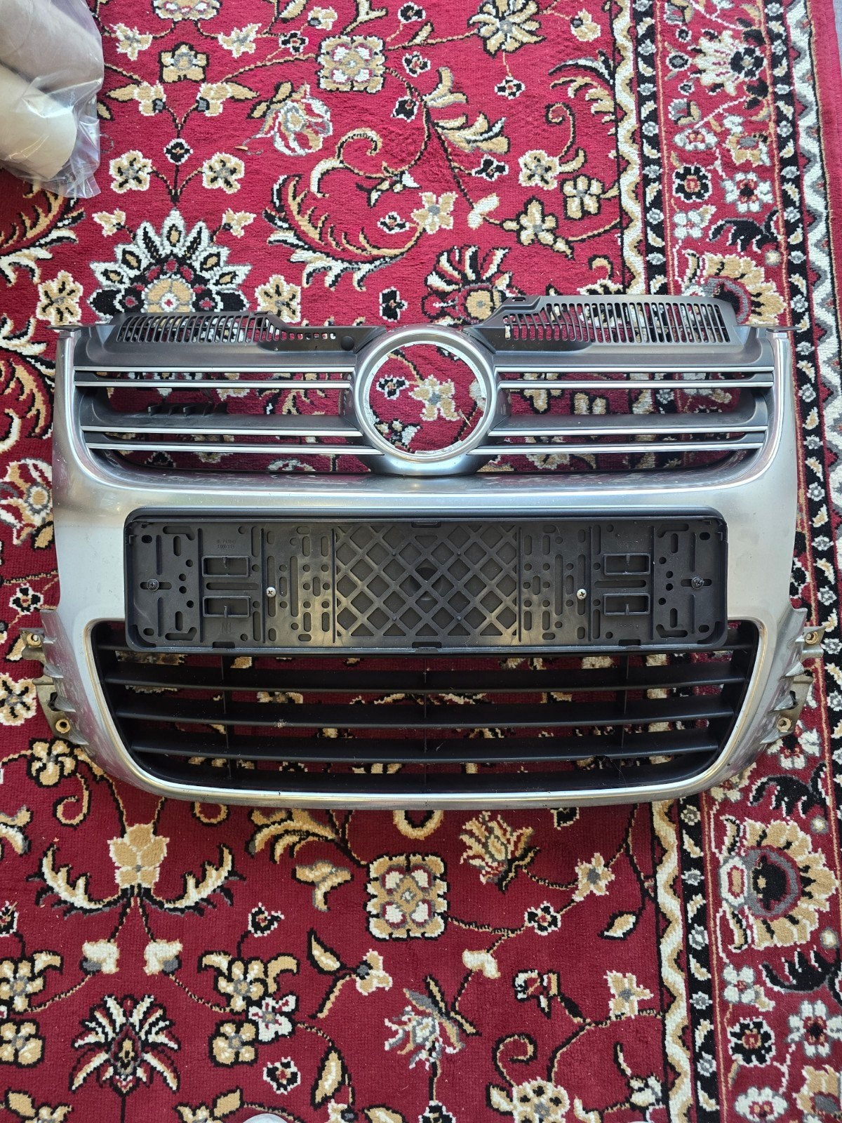 Originele Golf 5 R32 grill met lichte schade, Ophalen