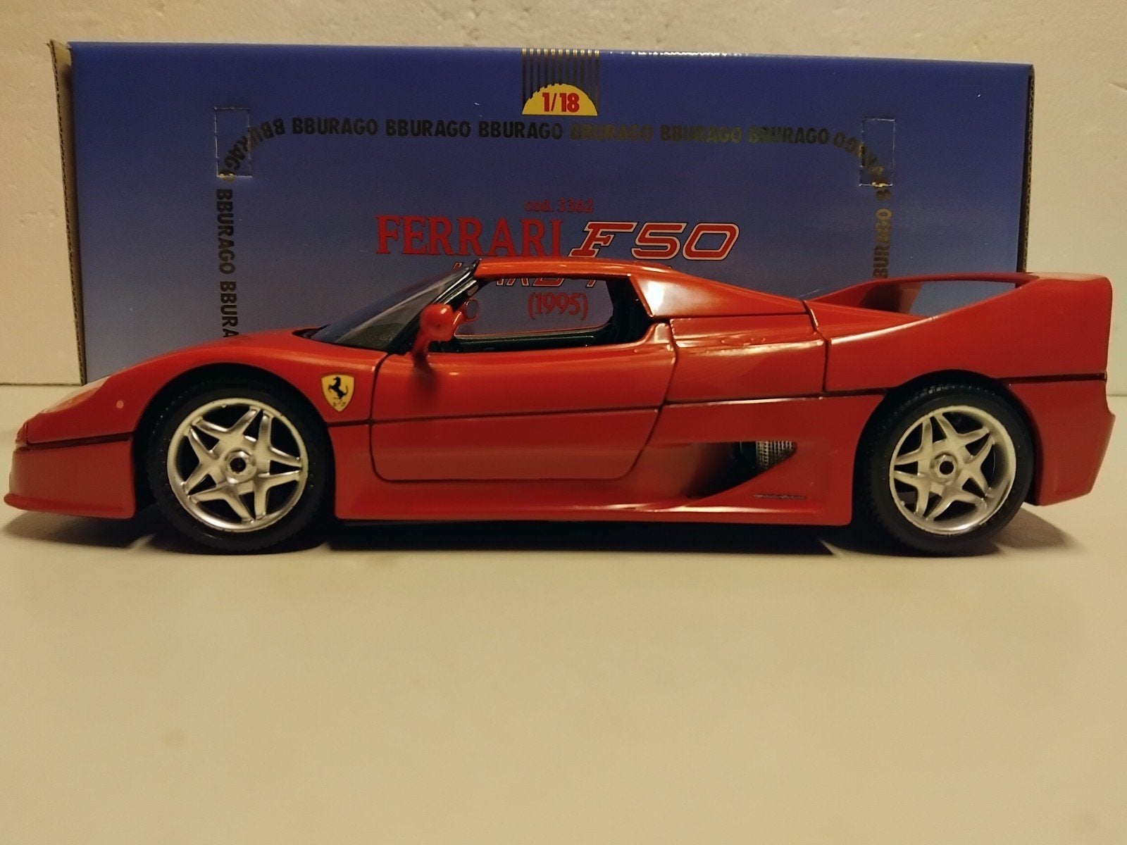 Ferrari F50 closed top rood Bburago metal 1:18 KRD, Ophalen of Verzenden, Zo goed als nieuw, Auto, Overige merken
