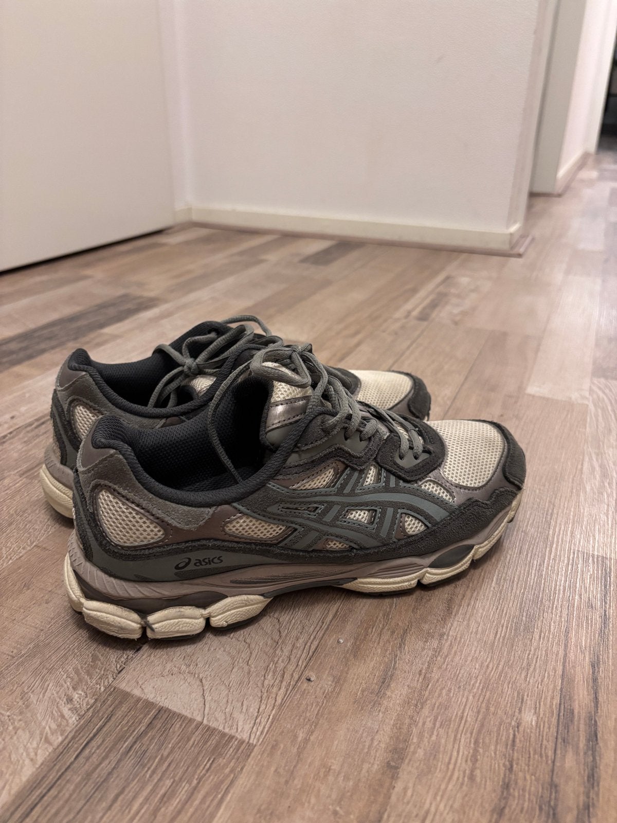 ASICS Gel-Kayano sneakers - Grijs/Wit, Ophalen of Verzenden, Gedragen, Grijs, Sneakers of Gympen