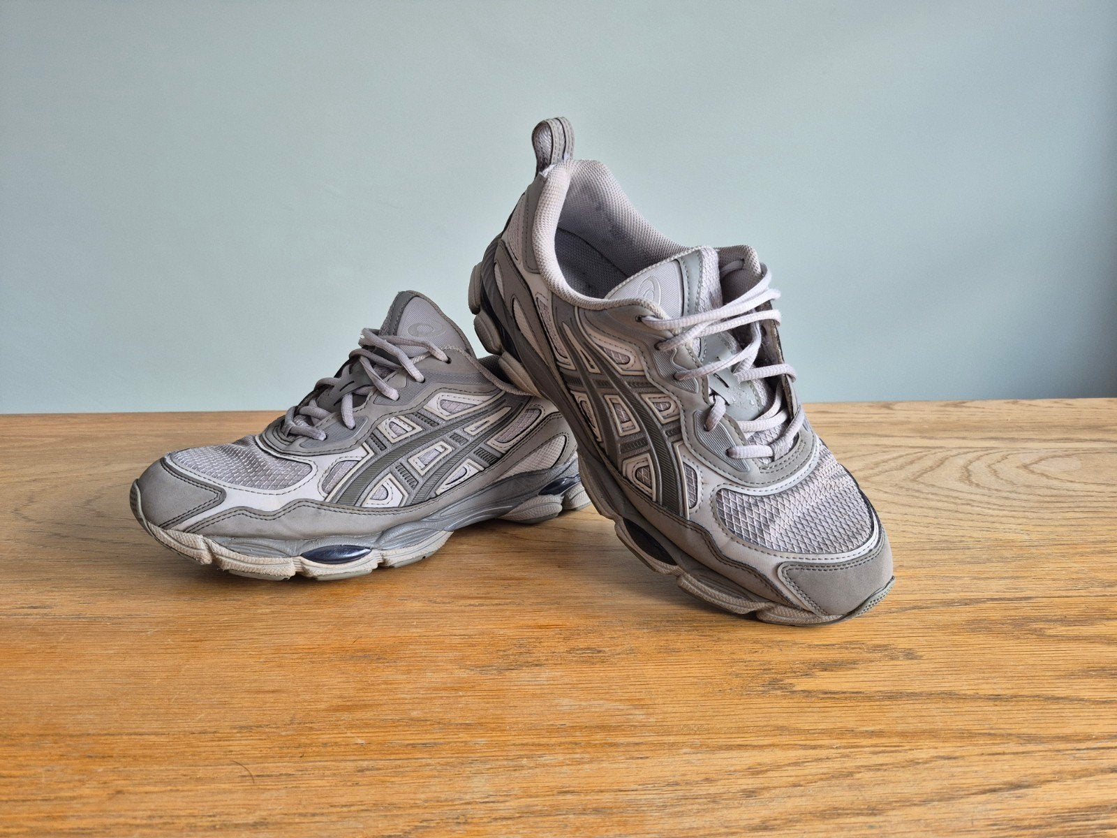 ASICS GEL-NYC Sneakers - Cement Grey - Maat 43,5, Kleding | Heren, Schoenen, Ophalen of Verzenden, Overige kleuren, Asics