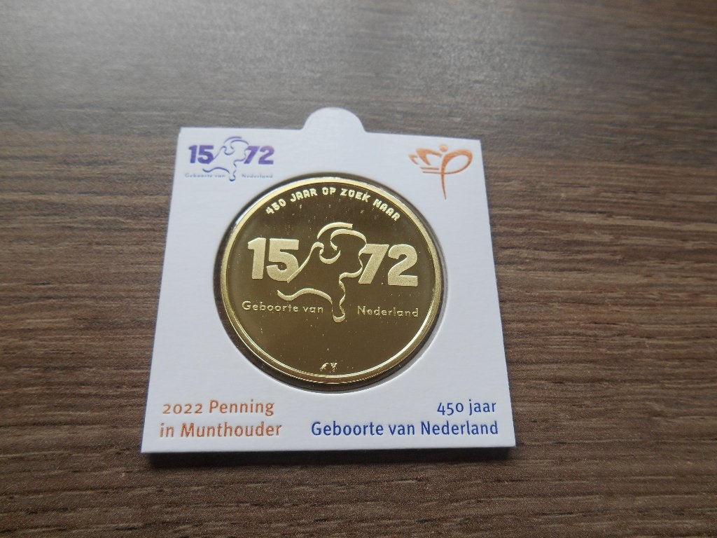 KNM penning 450 jaar geboorte van nederland 2022, Postzegels en Munten, Penningen en Medailles, Ophalen of Verzenden, Overige materialen