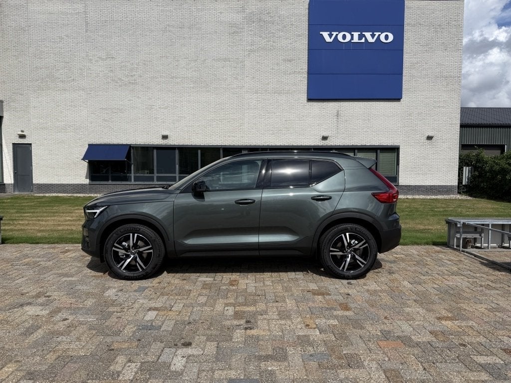Volvo XC40 2.0 B4 Plus Dark | Trekhaak | H&K Audio | Memory, Auto's, Dealer onderhouden, Gebruikt, 4 cilinders, Origineel Nederlands
